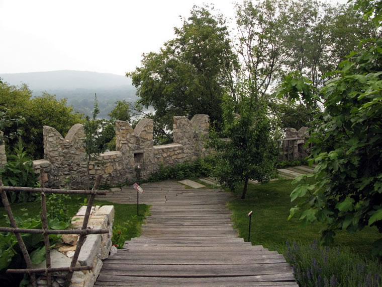Giardino medievale della Rocca di Angera